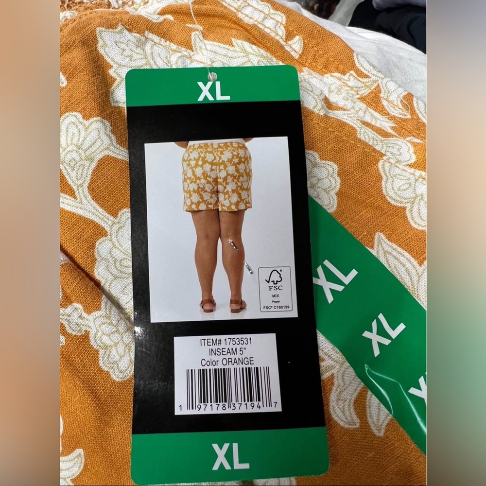 Briggs New York Orange and White Shorts - Picture 2 of 3